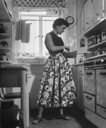 retro mom kitchen